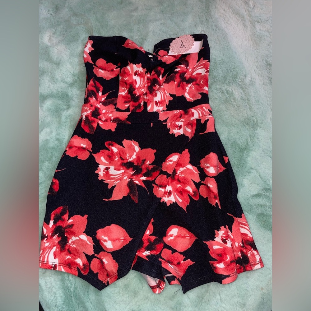 Floral strapless romper